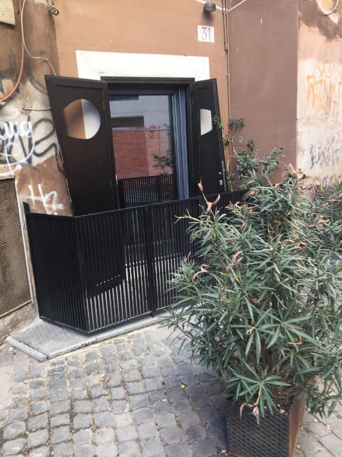 The Essential Trastevere Design Studio Ρώμη Εξωτερικό φωτογραφία